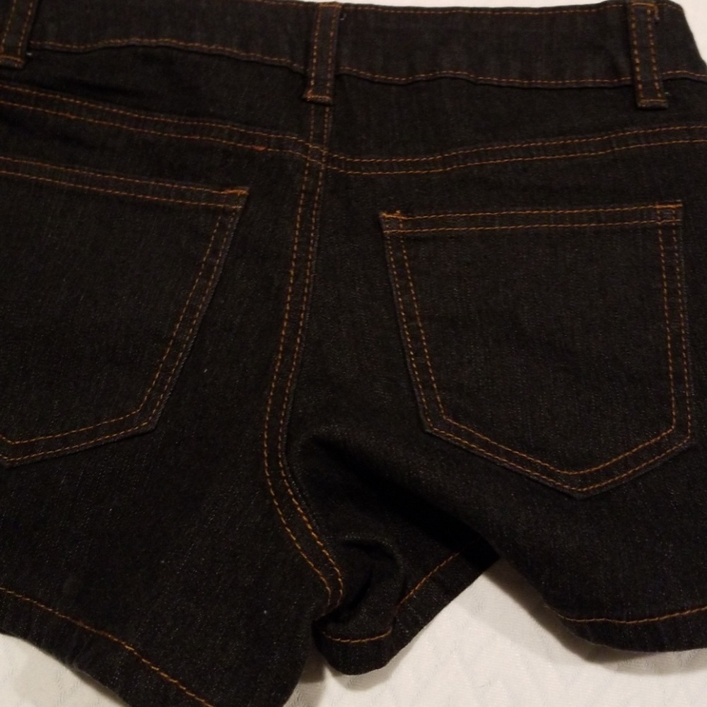 Black Small Short - Picture 3 of 4